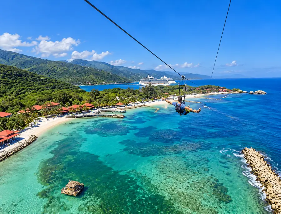 Labadie, zipline with a view of the coast
